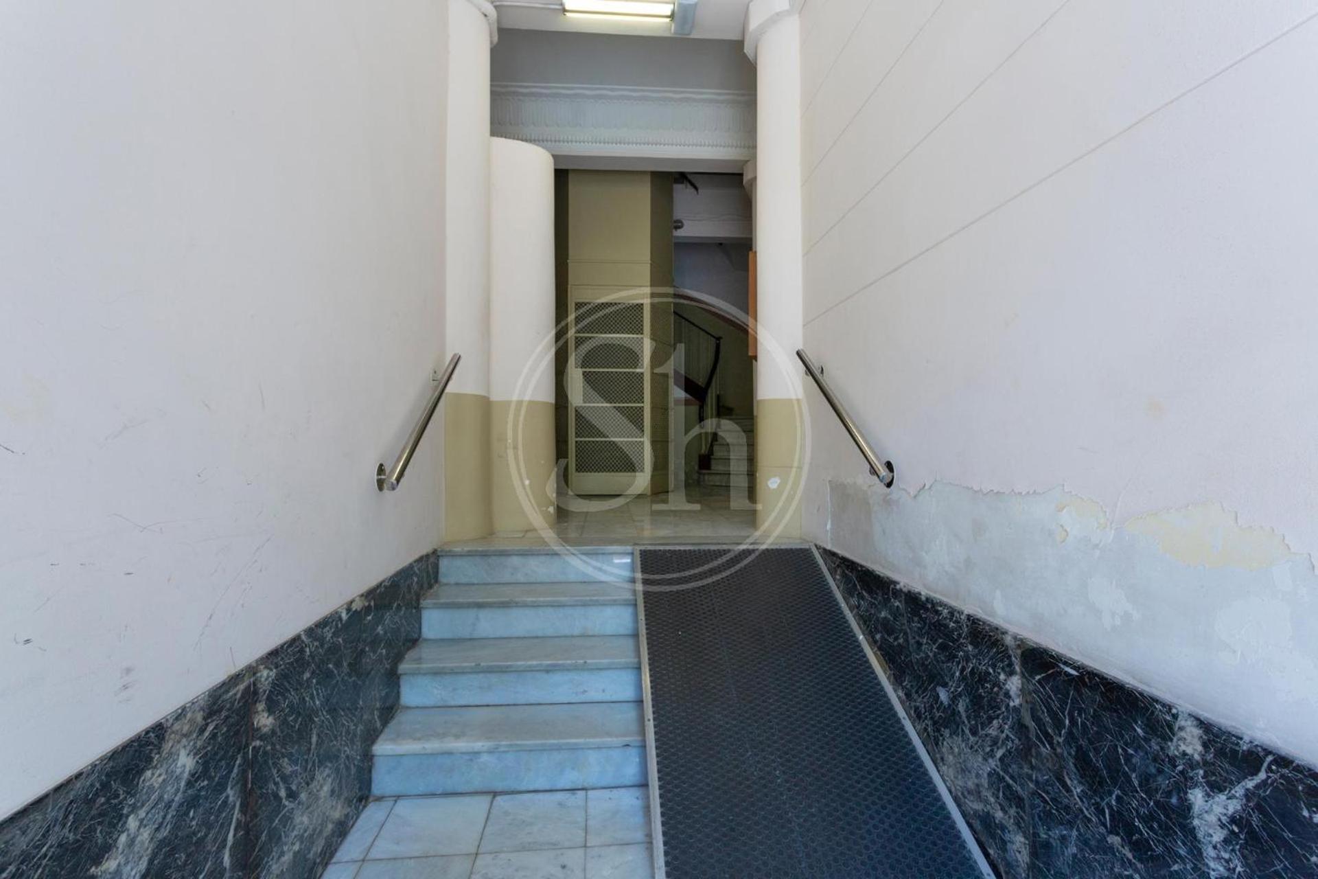 En Sagrada Familia E Apartamento *